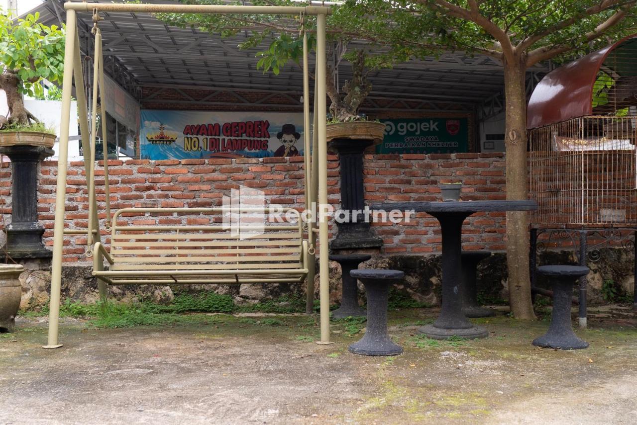Pondok Kelapa Homestay Lampung Mitra Reddoorz Бандар-Лампунг Экстерьер фото